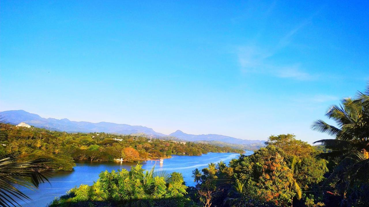 Mahaweli View Inn Kandy Ngoại thất bức ảnh