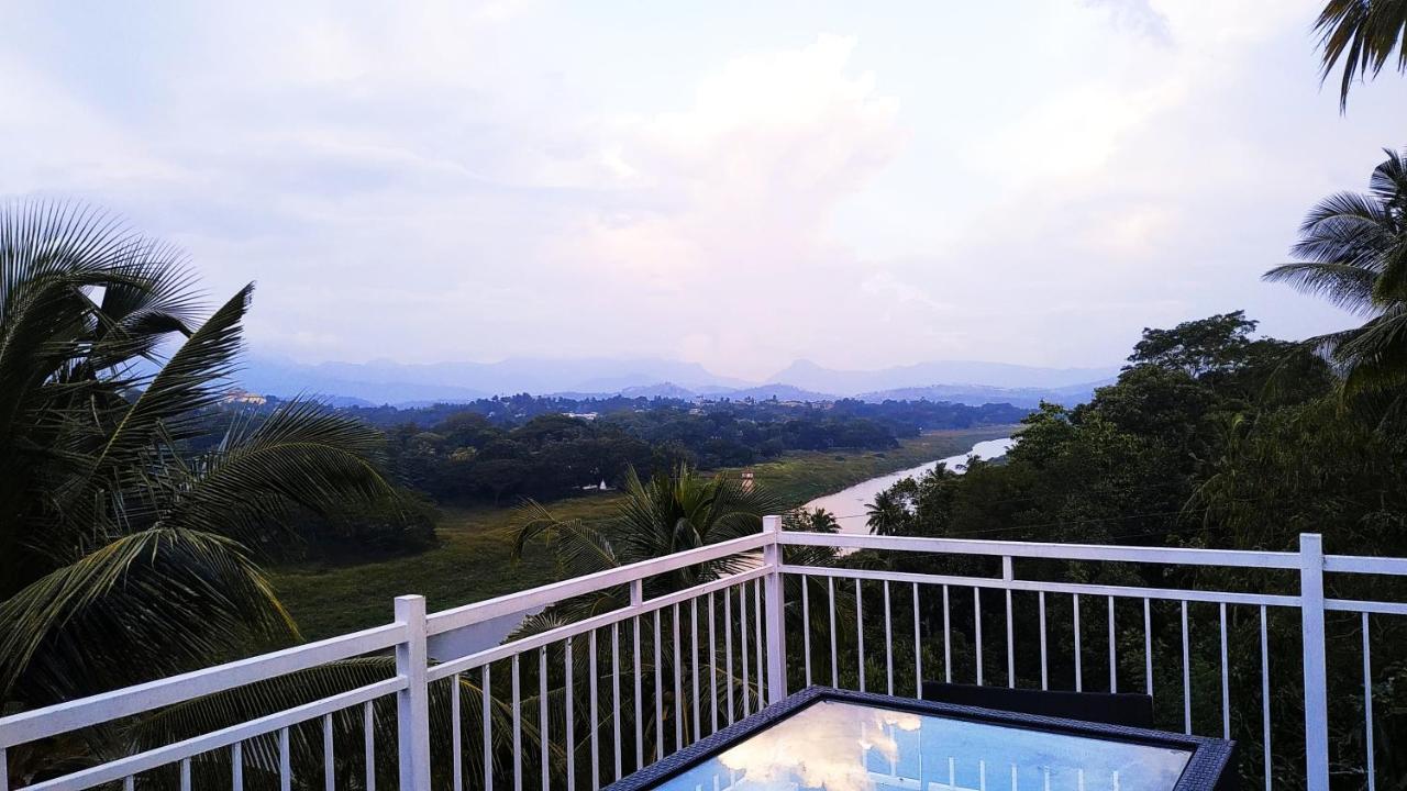 Mahaweli View Inn Kandy Ngoại thất bức ảnh