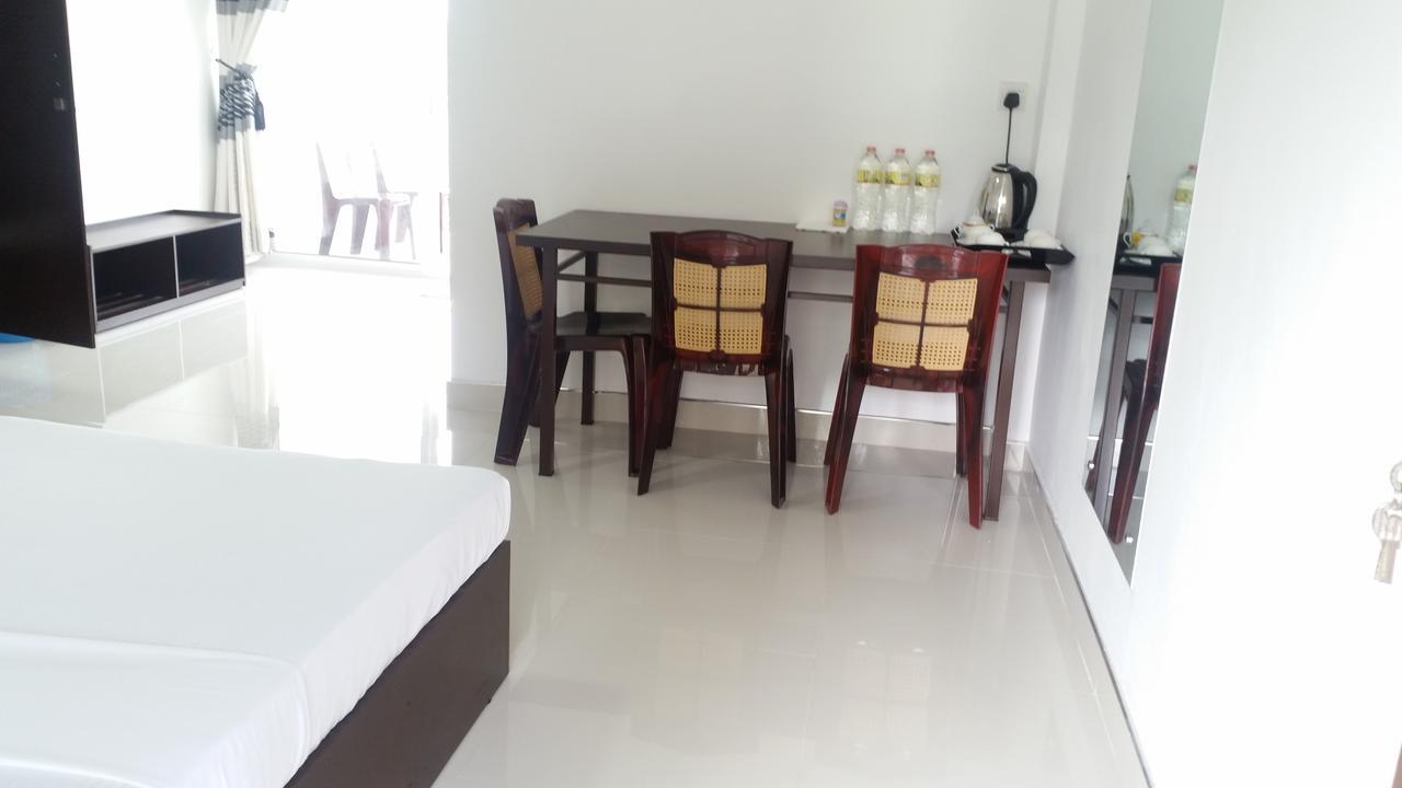 Mahaweli View Inn Kandy Ngoại thất bức ảnh