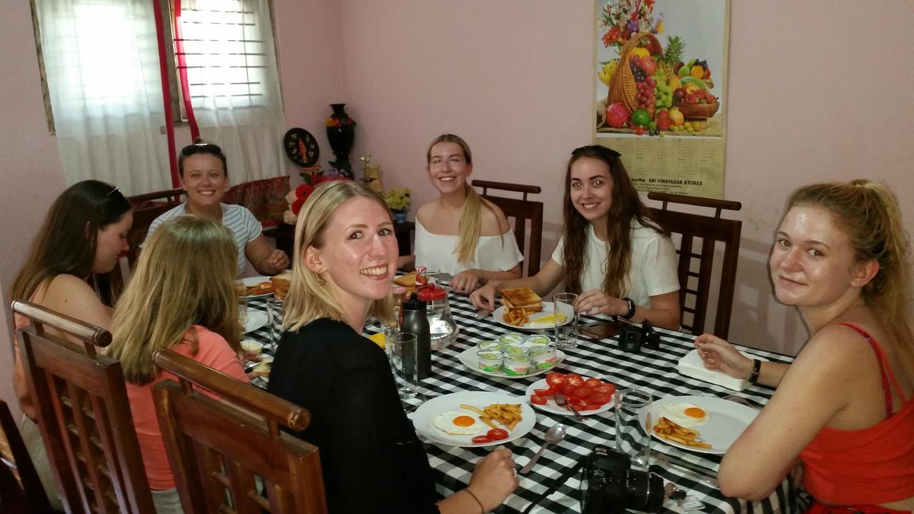 Mahaweli View Inn Kandy Ngoại thất bức ảnh