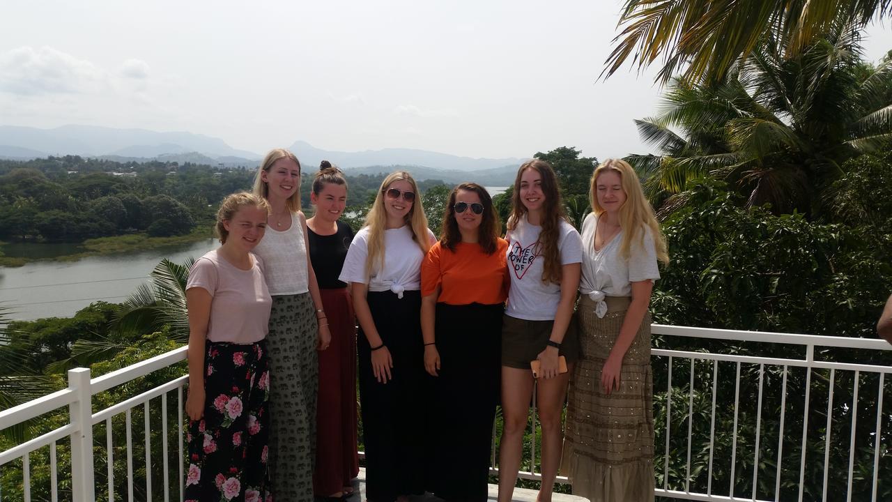 Mahaweli View Inn Kandy Ngoại thất bức ảnh