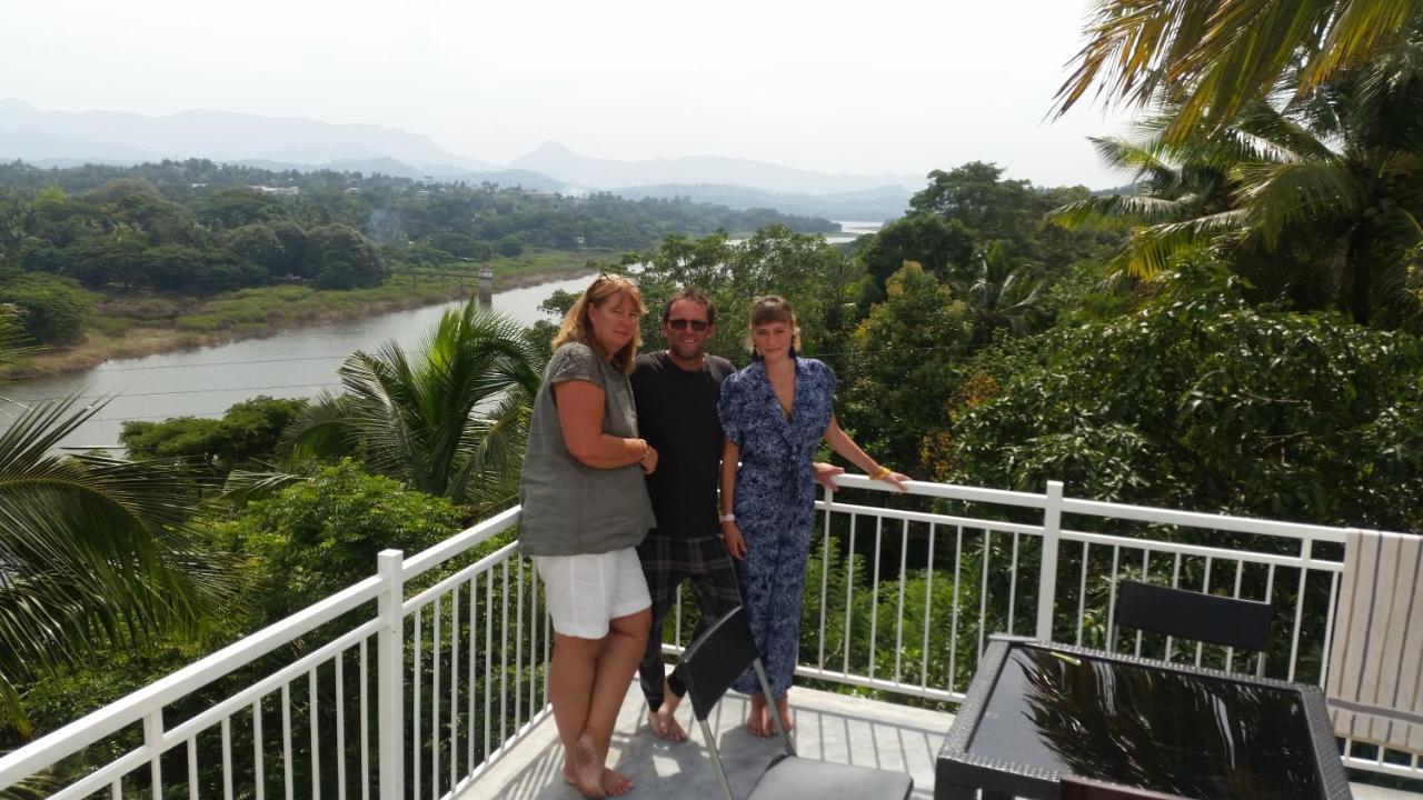 Mahaweli View Inn Kandy Ngoại thất bức ảnh