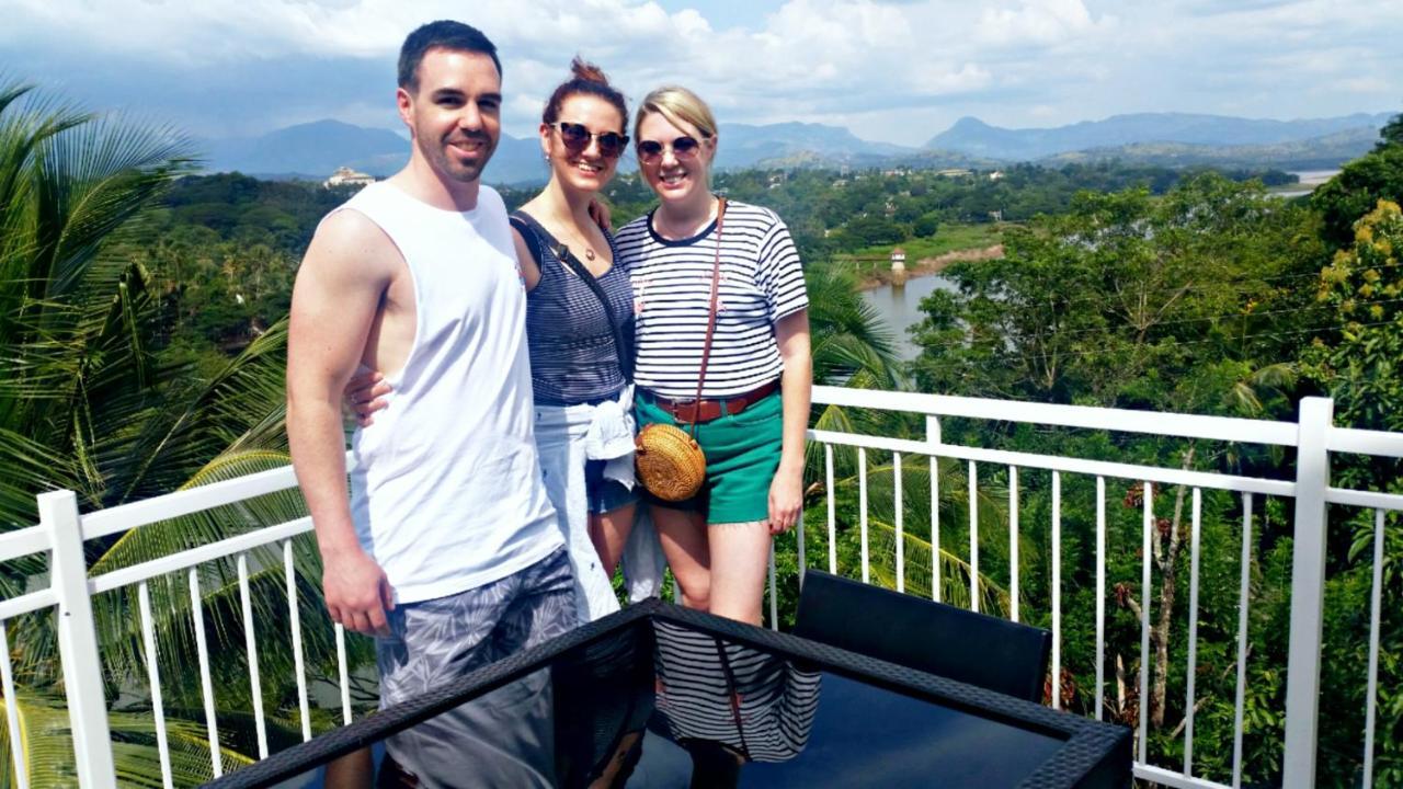Mahaweli View Inn Kandy Ngoại thất bức ảnh
