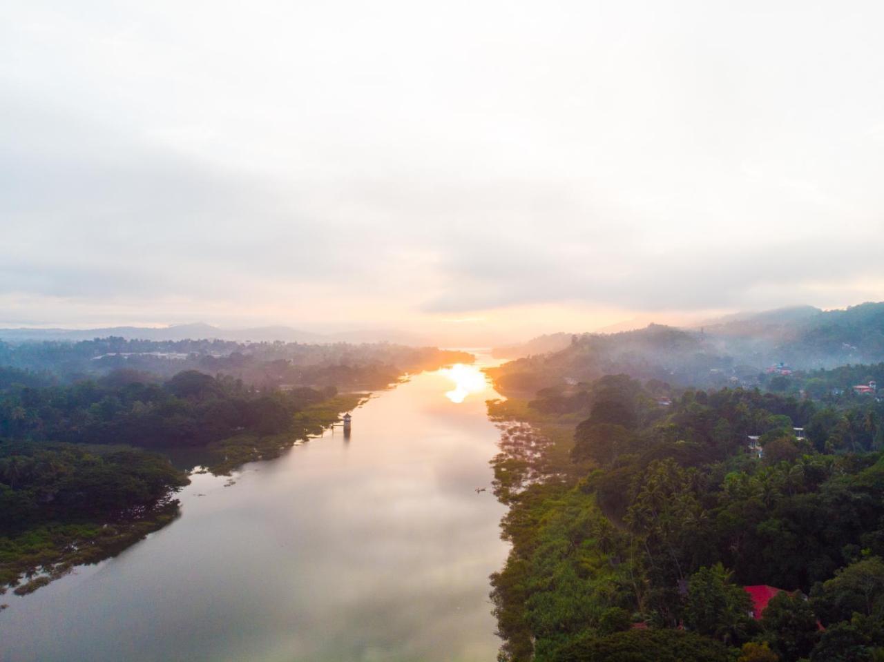 Mahaweli View Inn Kandy Ngoại thất bức ảnh